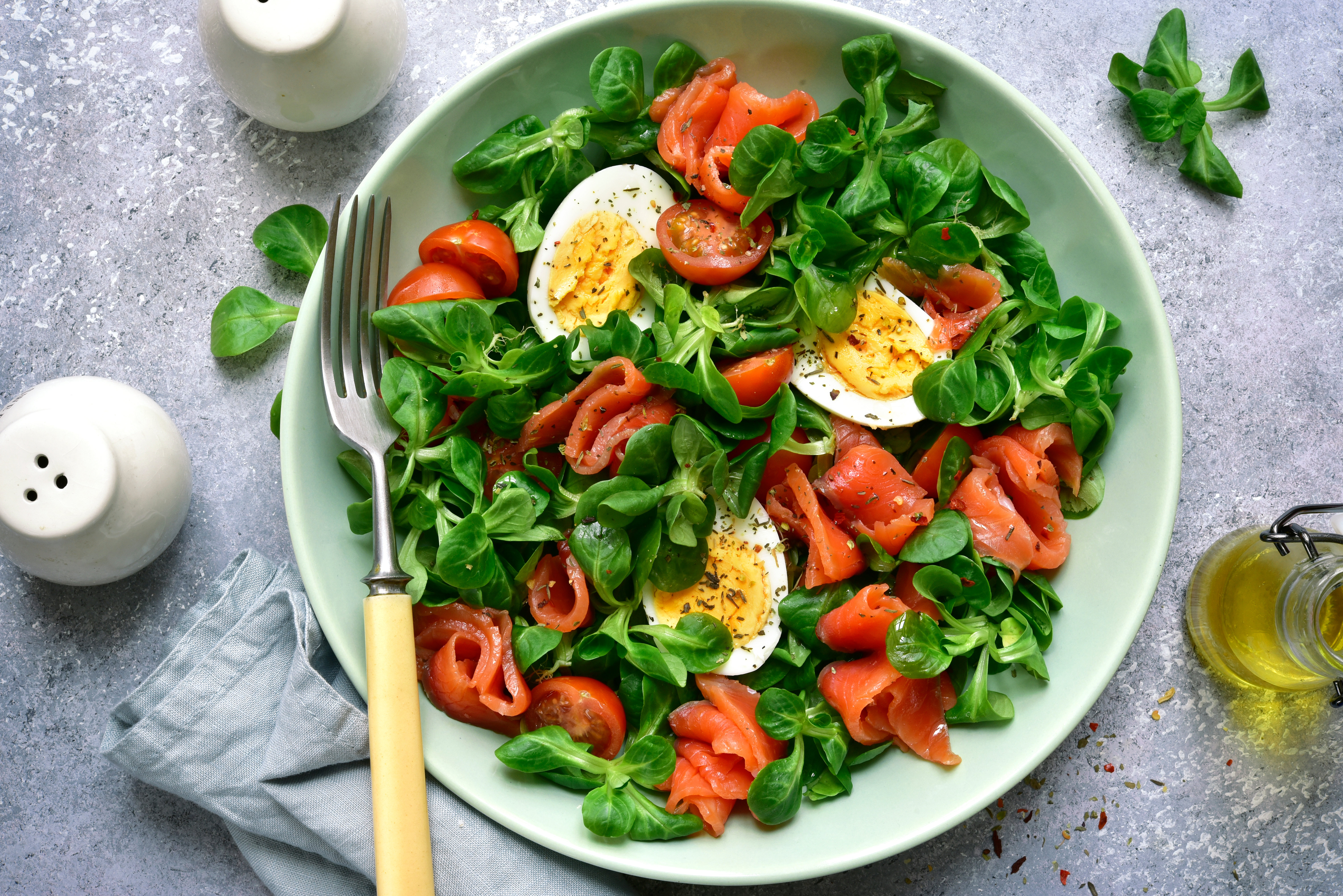 Ricetta Insalata Con Salmone Uova E Pomodorini
